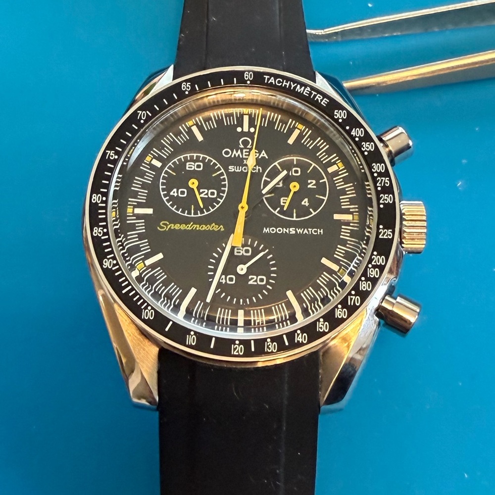 Moonswatch mod with metal case and black rubber band